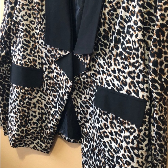 Blazer- Leopard Print - Picture 3 of 4
